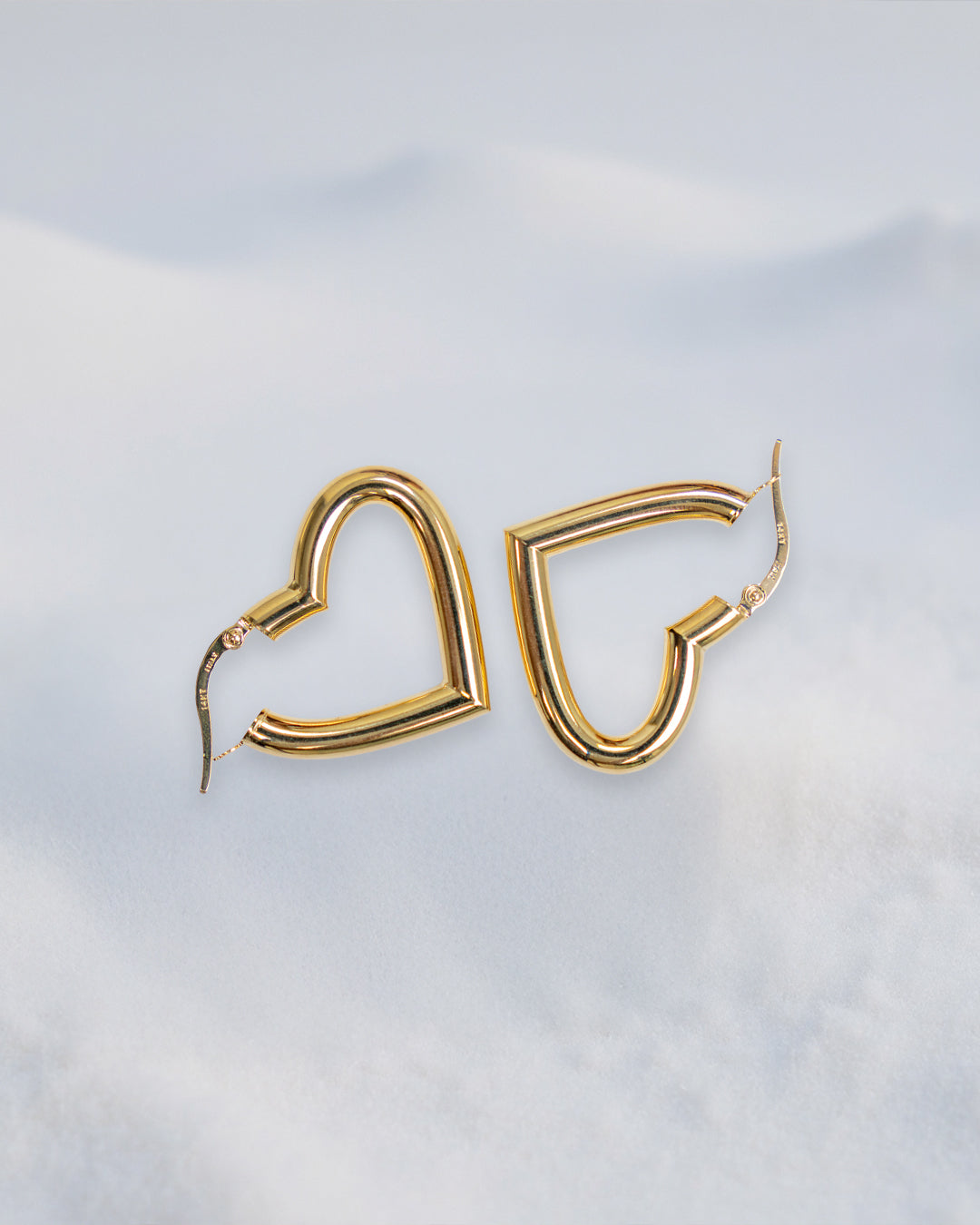 Aros de Corazon puntas redondeadas 14K