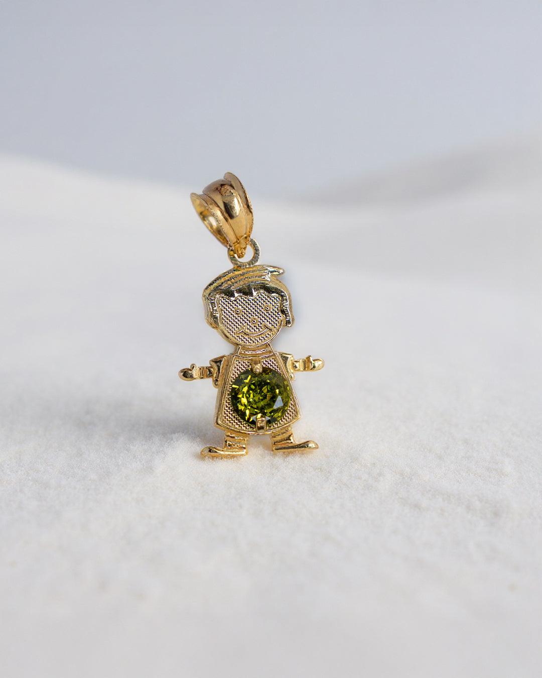 Dije de figura de niño elaborado en Oro Italiano 14k