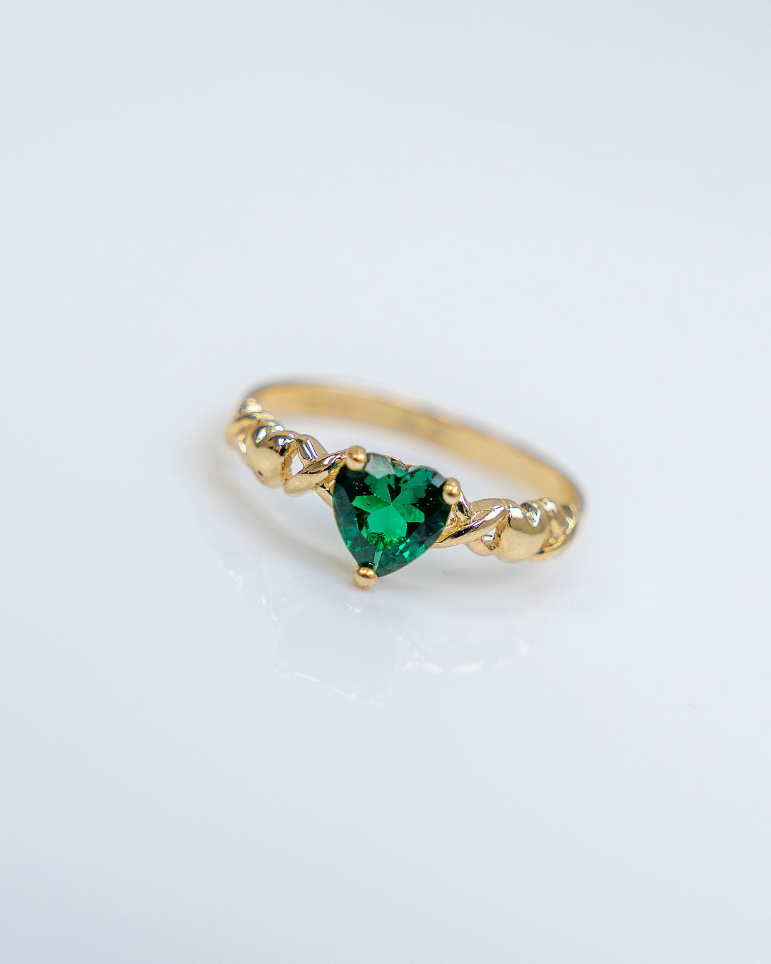 Anillo de dama casual, Oro Italiano 14K, Corazon Green