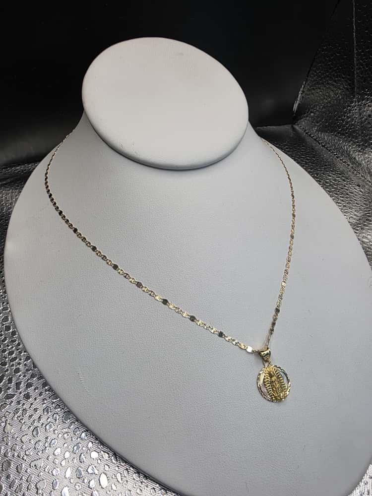 Cadena alternada con dije en oro 14k