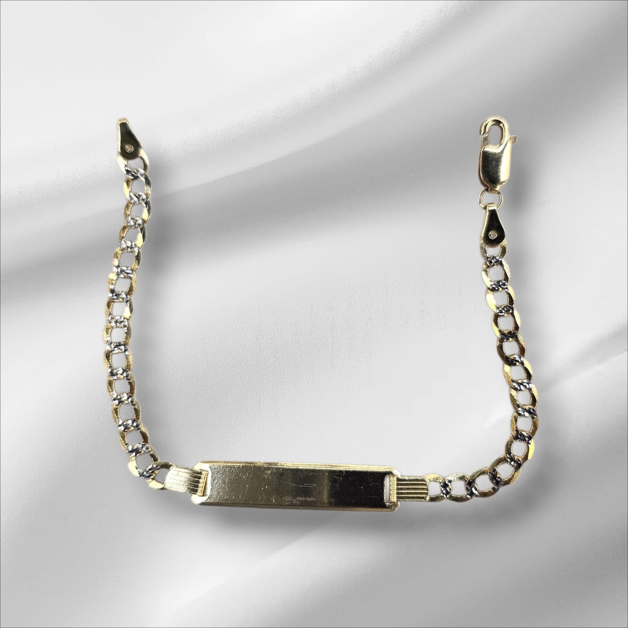 Esclava cubana con placa, corte diamantada en oro 14k