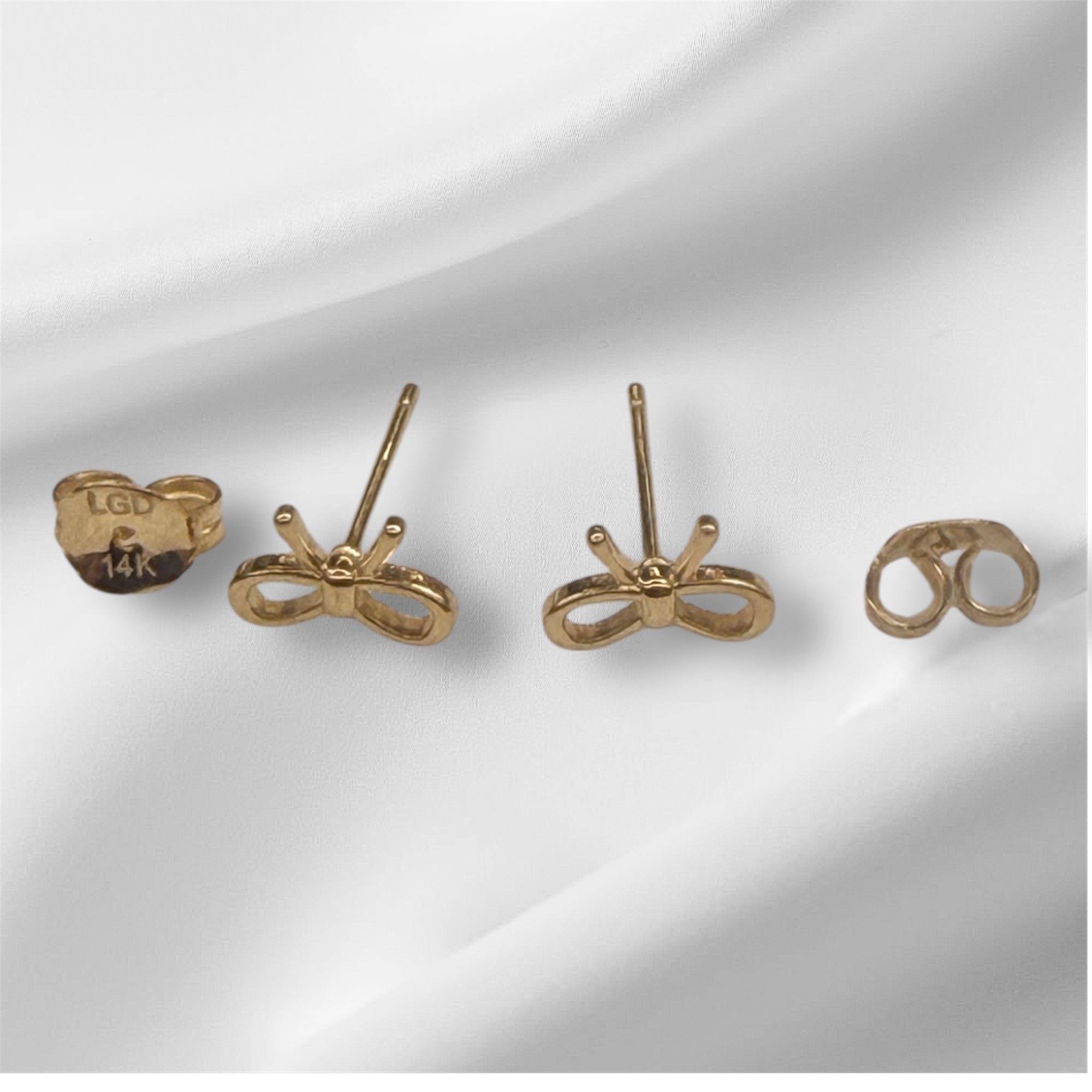 Broqueles de Moño en oro 14k