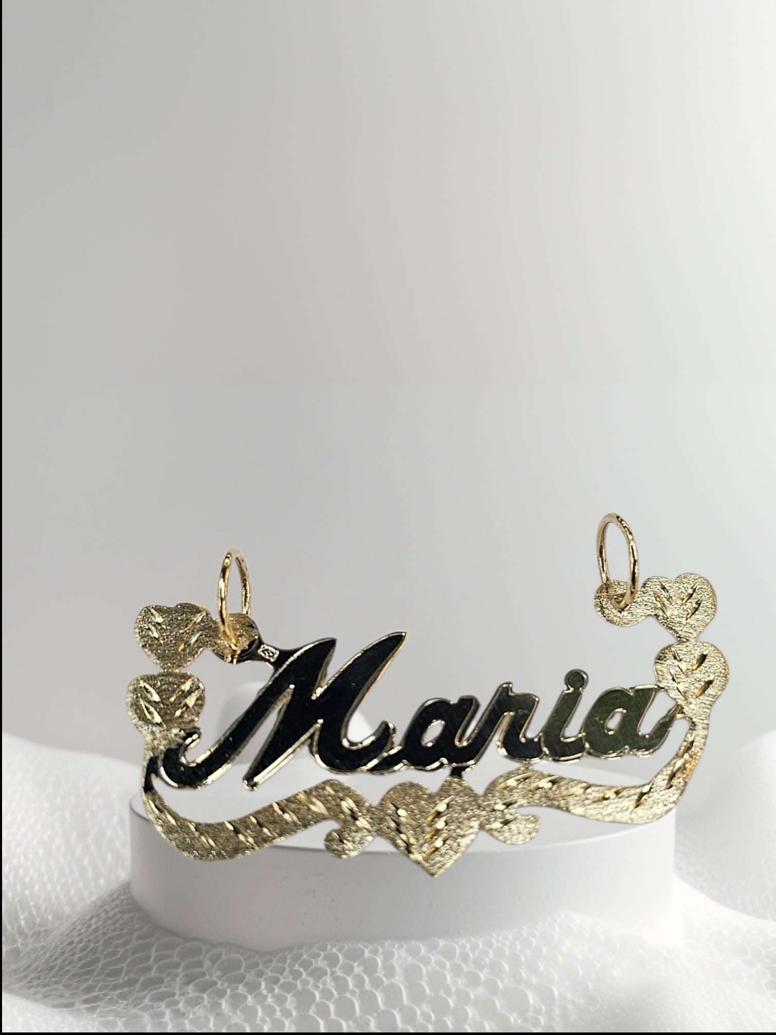 Personalizamos tu nombre en oro 14k