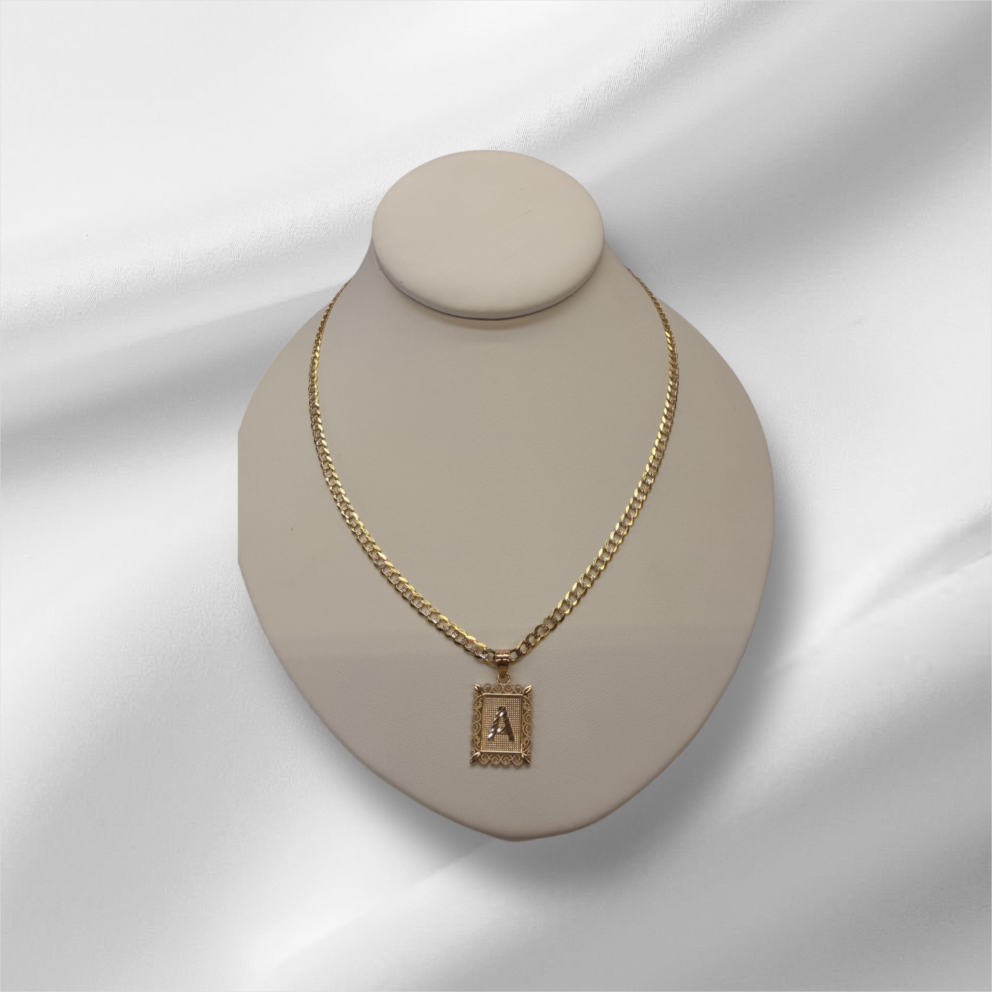 Cadena cubana solida corte diamantado oro 14k y dije inicial oro 14k