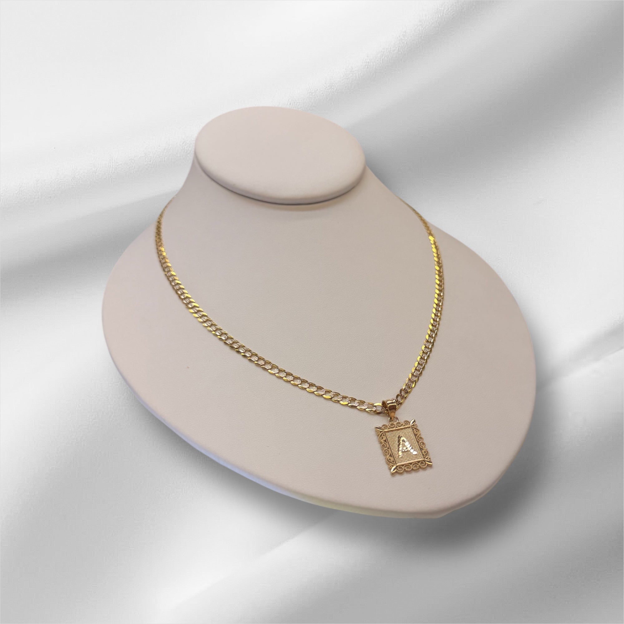 Cadena cubana solida corte diamantado oro 14k y dije inicial oro 14k
