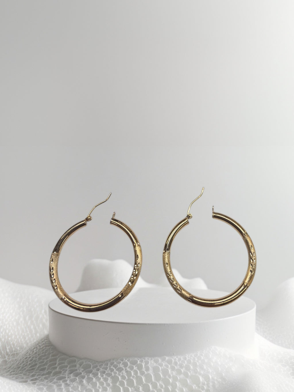 Argollas seme sólidas satinadas oro 14k