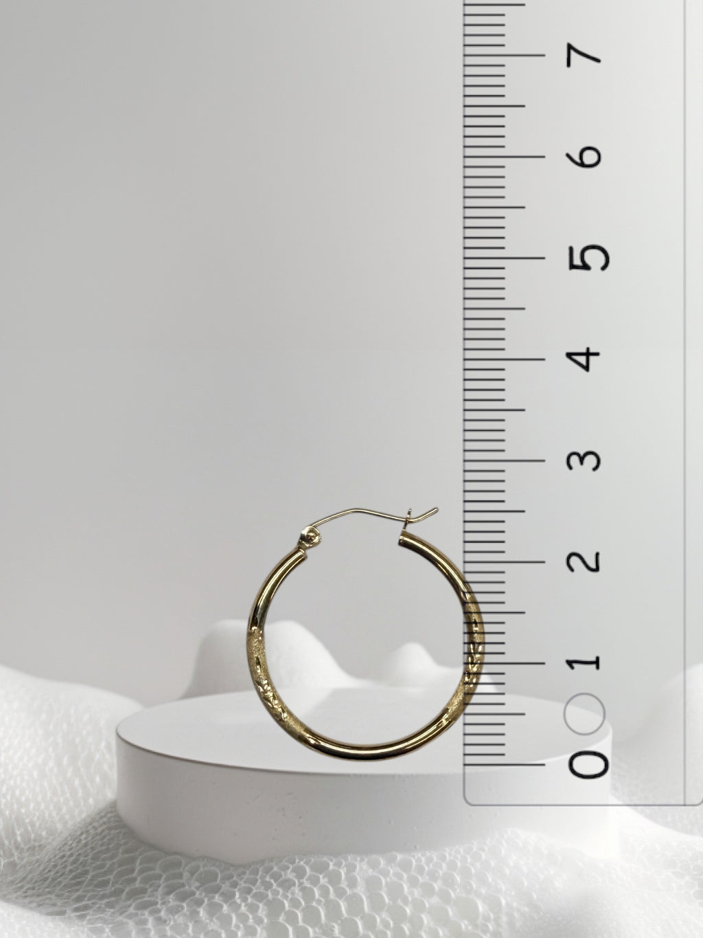 Argollas semi sólidas satinadas oro 14k