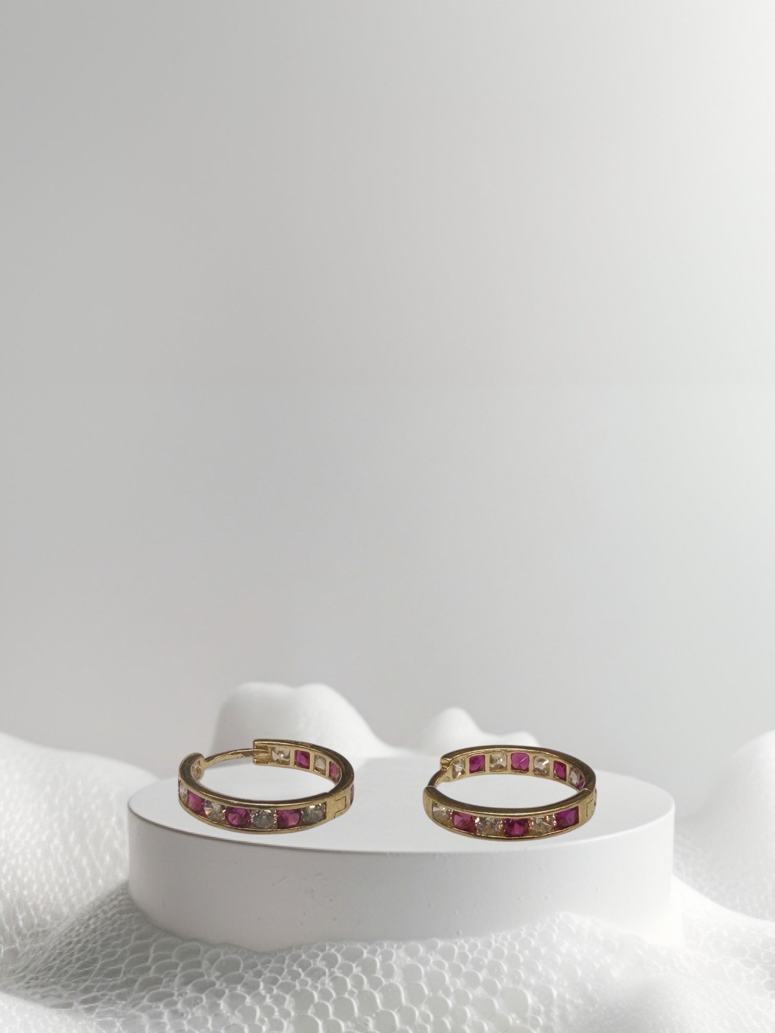 Argollas tipo Huggies oro 14k