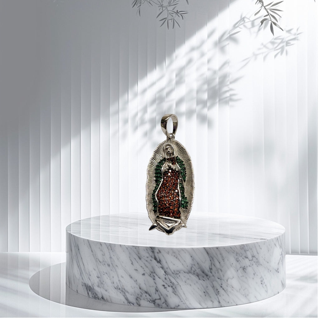 Dije de la virgen en plata 925