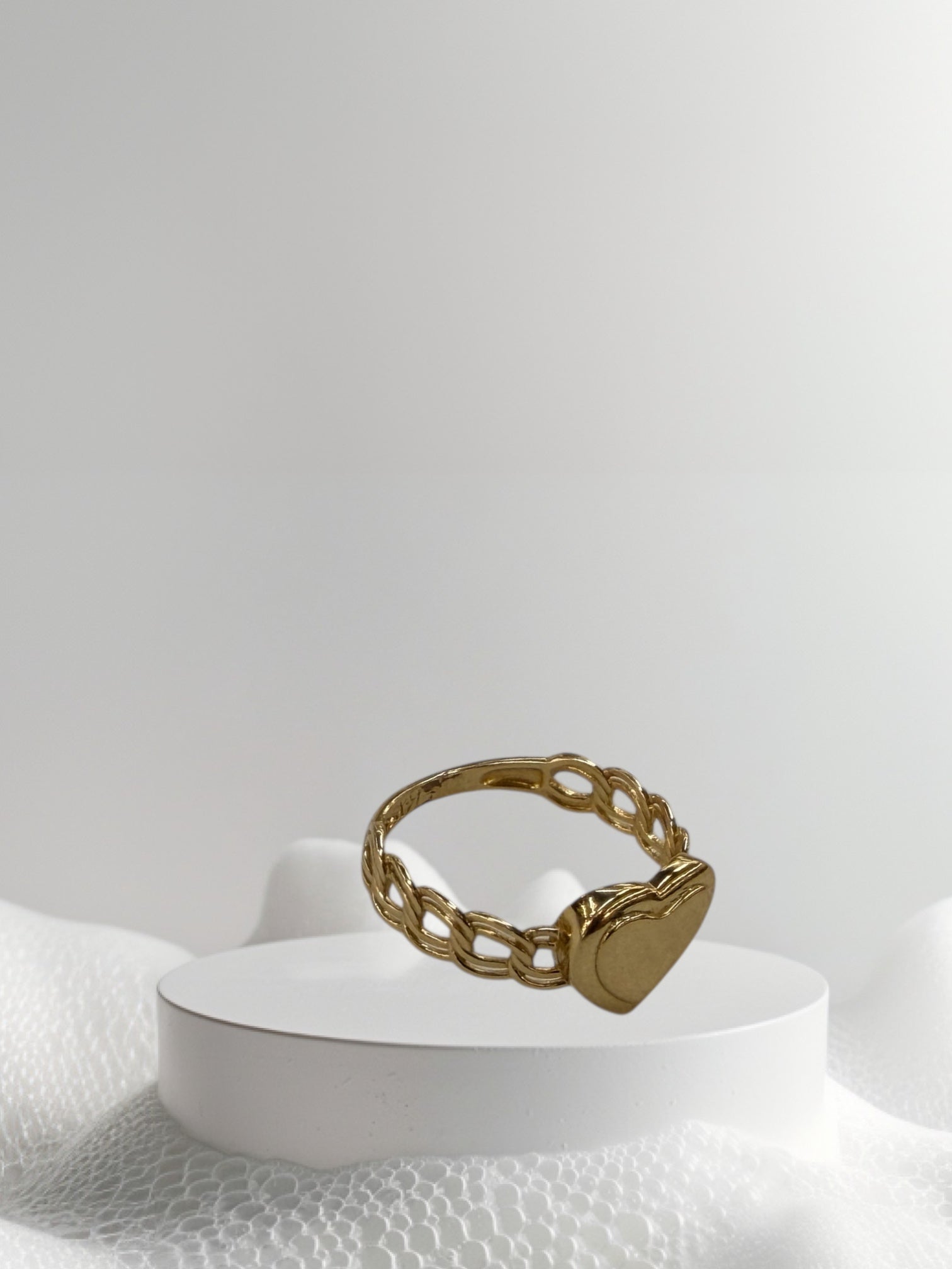 Anillo de corazón eslabón chino oro 14k