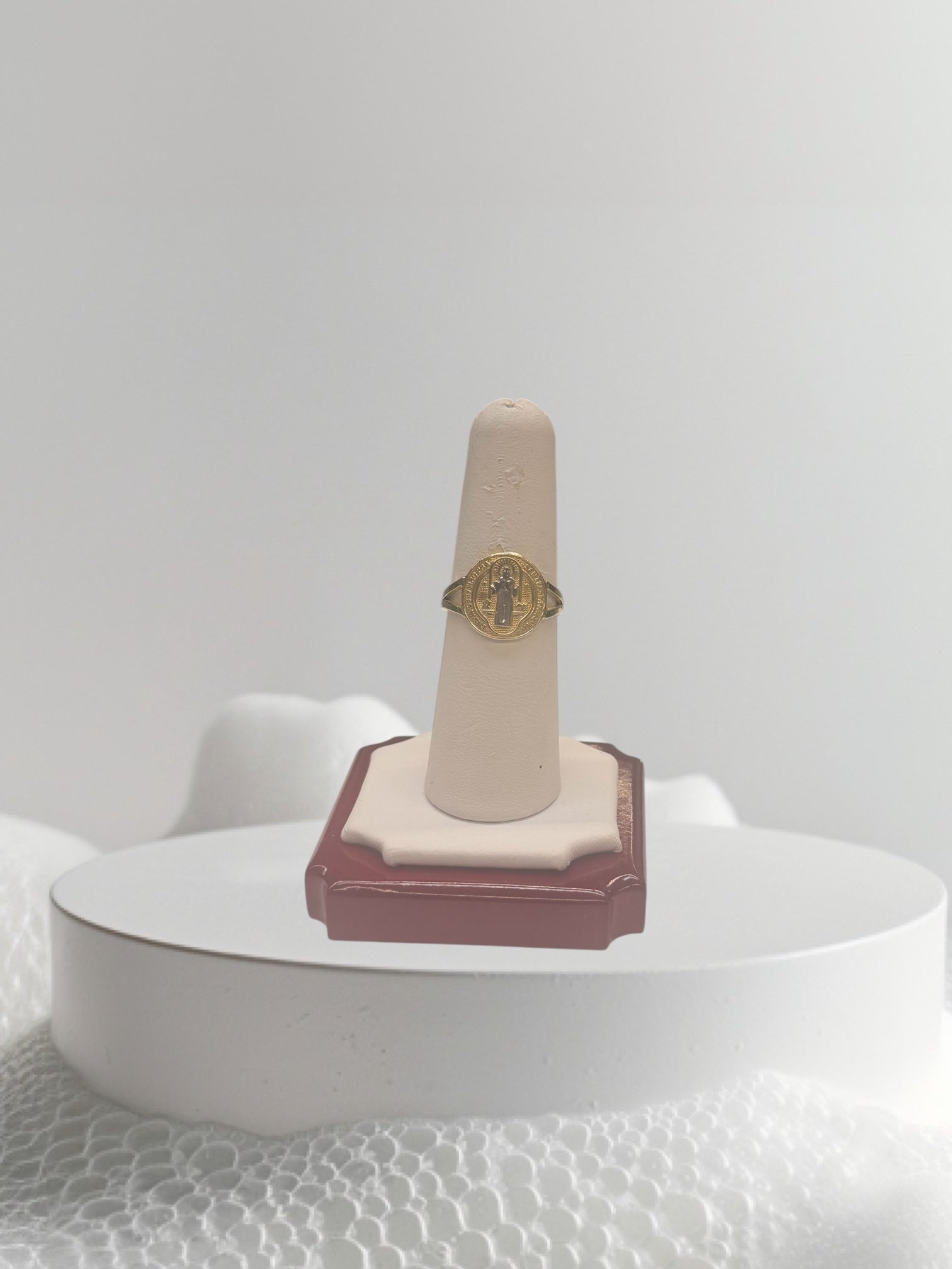 Anillo de san Benito oro 14k