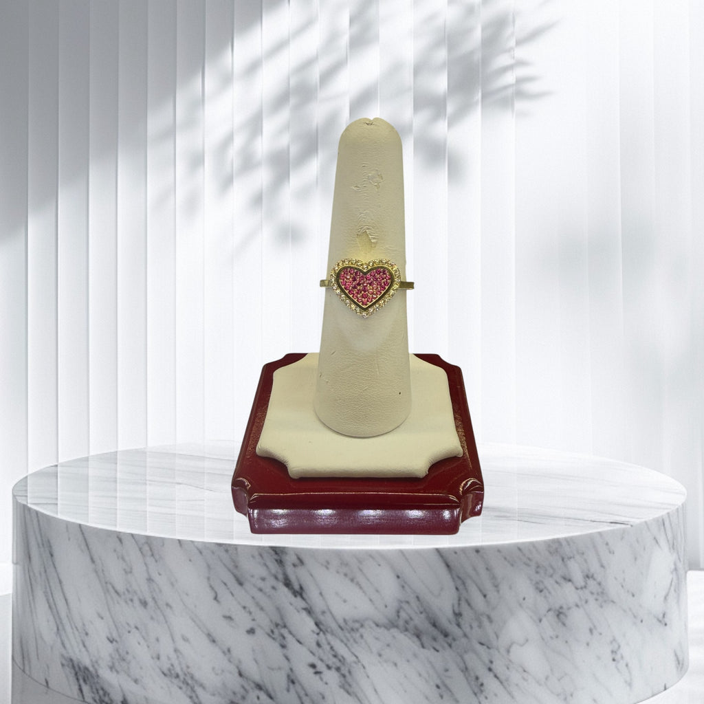 Anillo de corazón con circonia en oro 14k