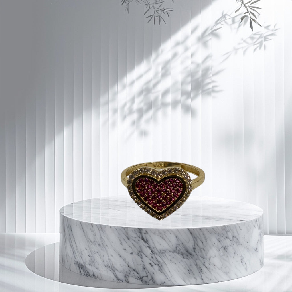 Anillo de corazón con circonia en oro 14k