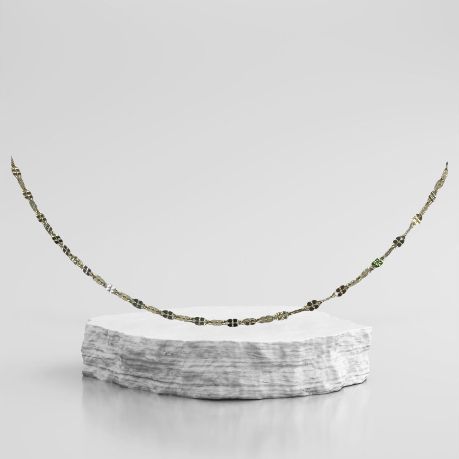 Cadena stamped  18” oro 14k