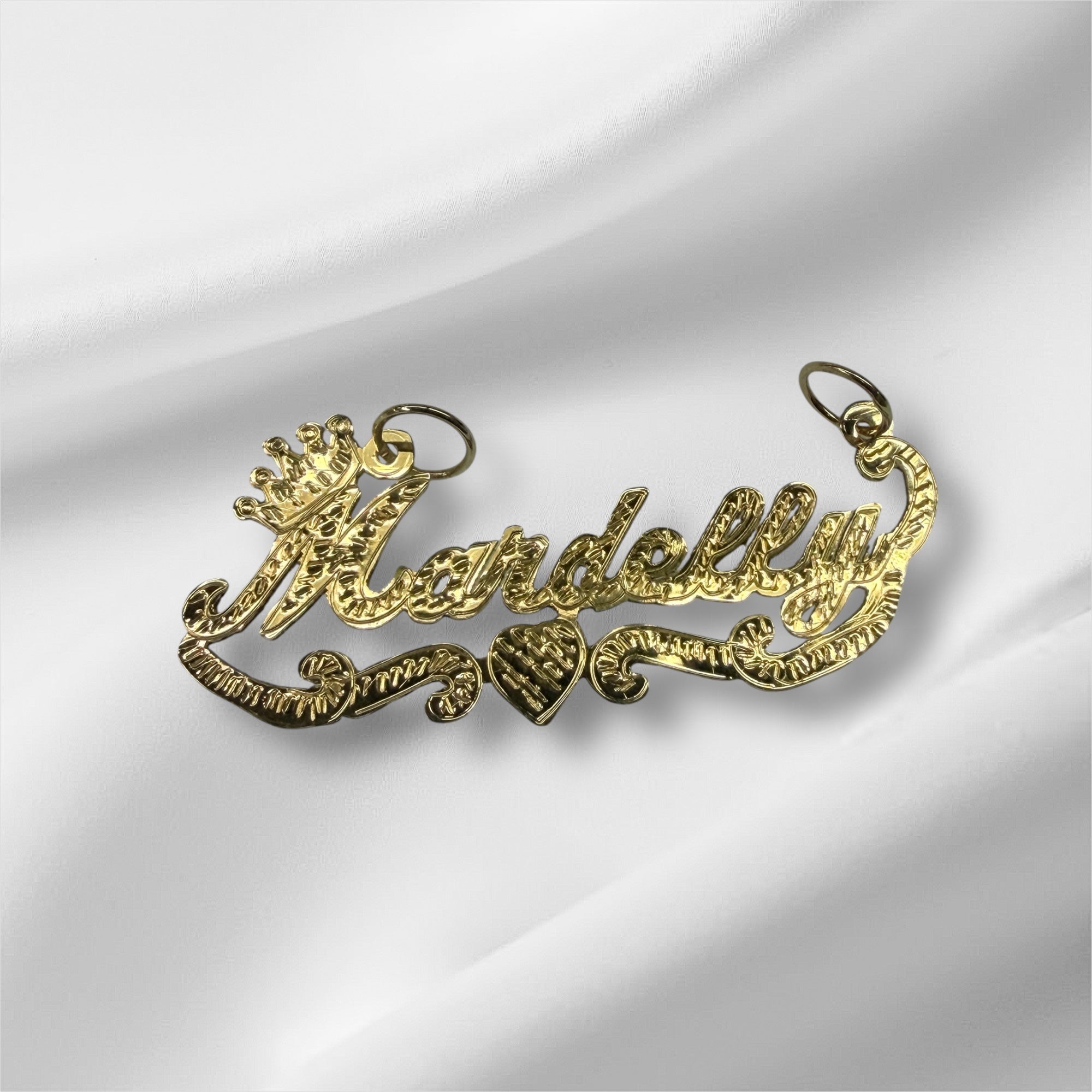 Personalizamos tu nombre en oro 14k