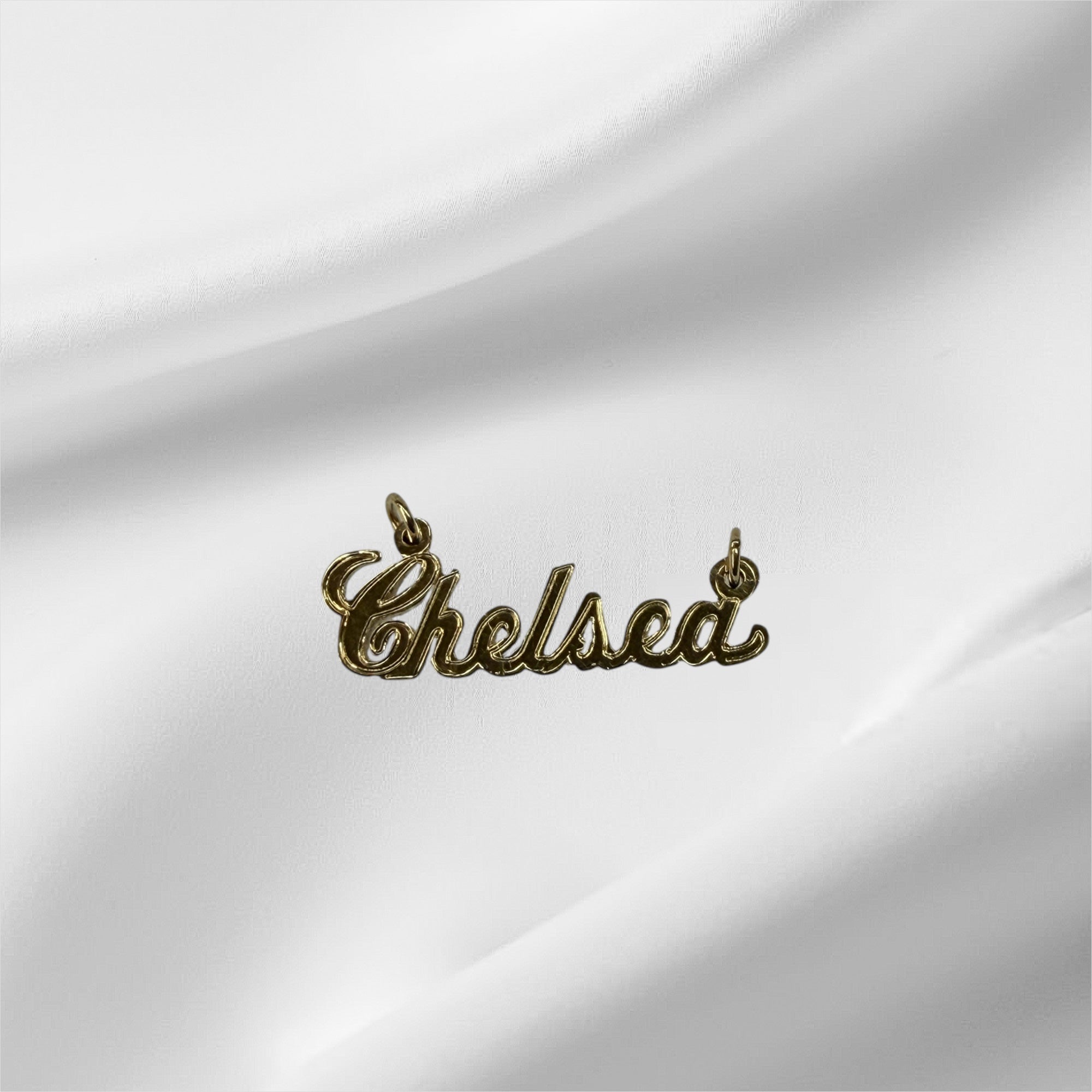 Personalizamos tu nombre en oro 14k