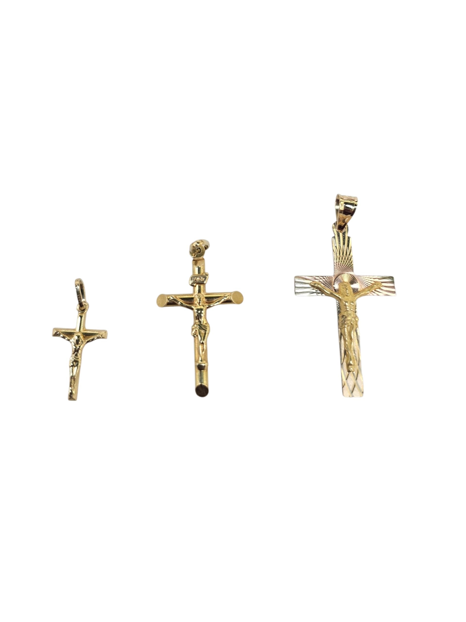 Dije de crucifijo en oro 14k