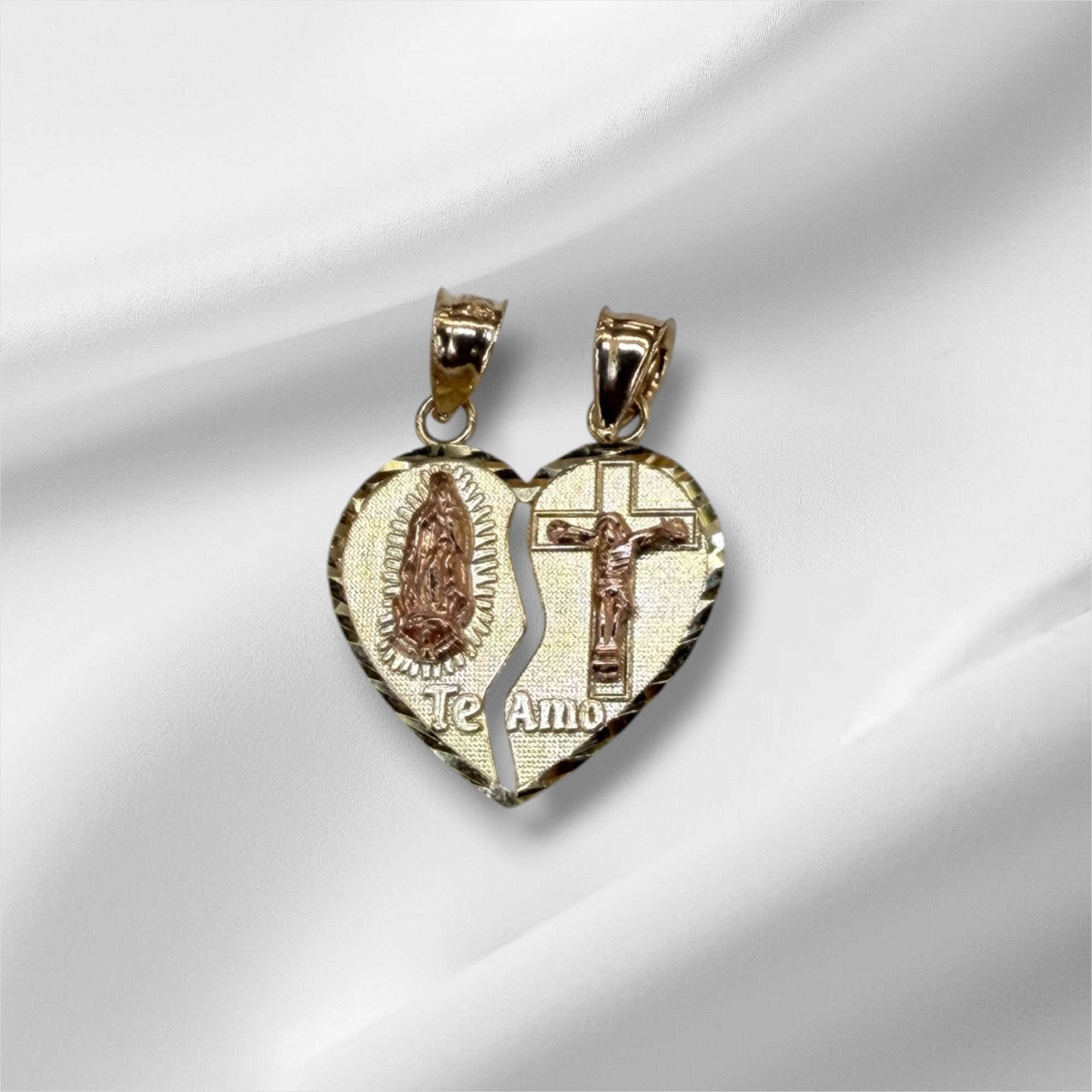 Dije de corazón partido con crucifijo y virgen oro 14k