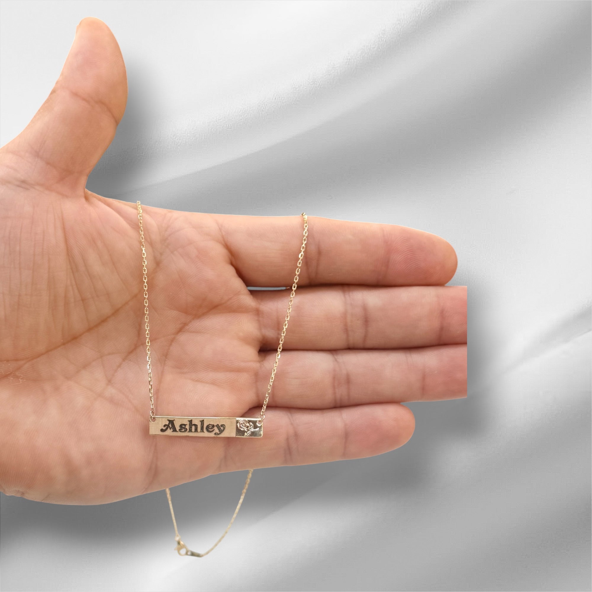 Gargantia rolo 18’’  con placa oro 14k