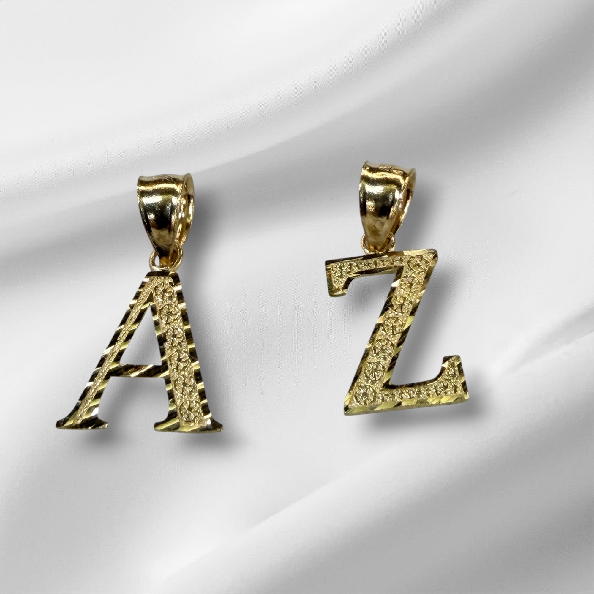 Dije de inicial oro 14k