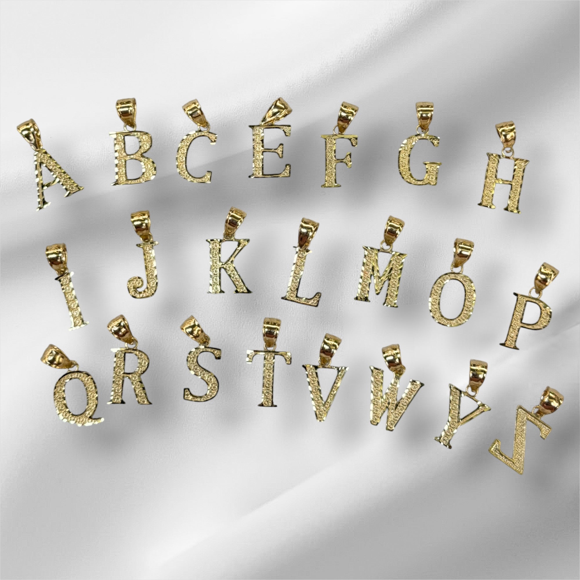 Dije de inicial oro 14k