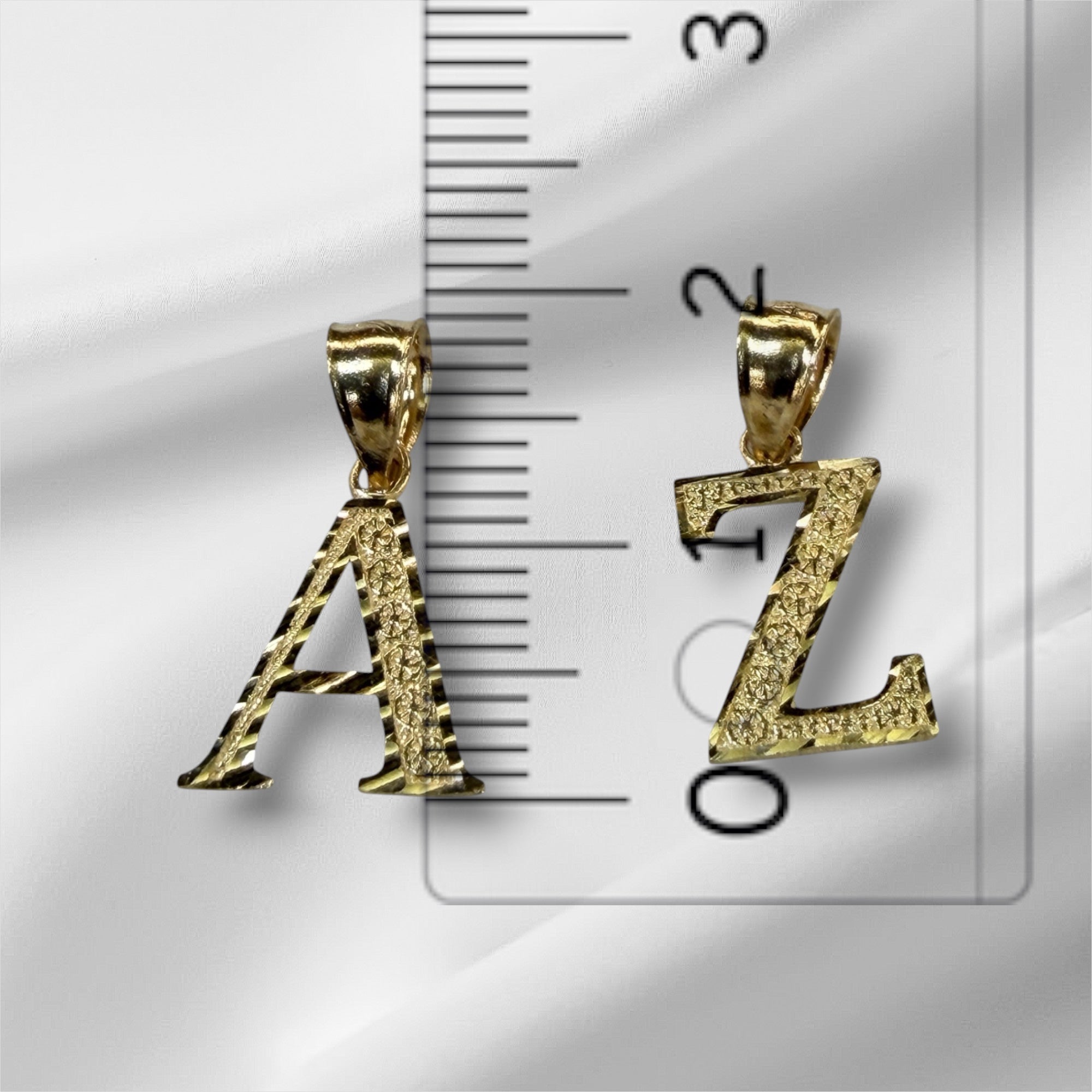 Dije de inicial oro 14k